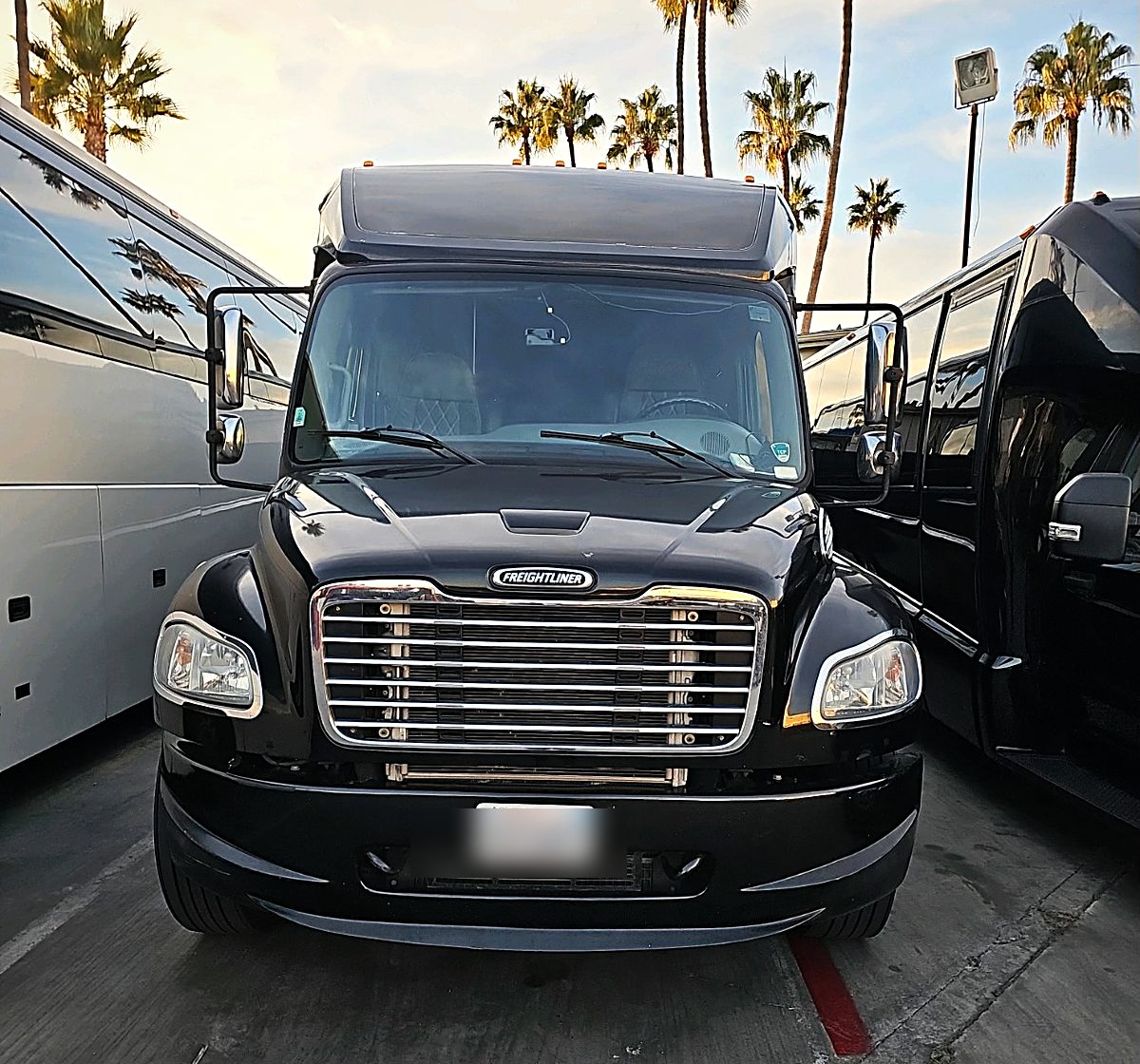 Luxier executive charter coach